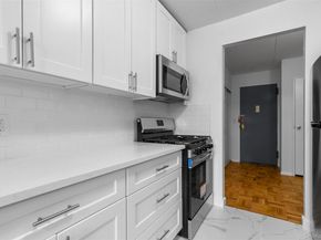 372 Central Park Avenue 2E, Scarsdale NY 10583