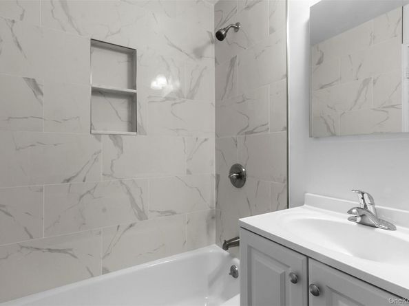 372 Central Park Avenue 2E, Scarsdale NY 10583