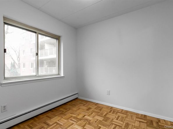 372 Central Park Avenue 2E, Scarsdale NY 10583