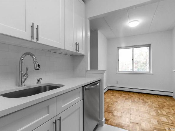 372 Central Park Avenue 2E, Scarsdale NY 10583