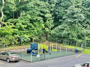 372 Central Park Avenue 2E, Scarsdale NY 10583