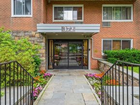 372 Central Park Avenue 2E, Scarsdale NY 10583