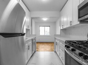 372 Central Park Avenue 2E, Scarsdale NY 10583