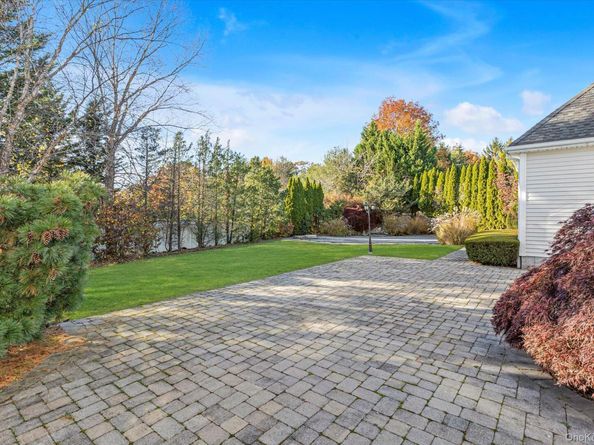 135 Elmwood Drive, Dix Hills NY 11746