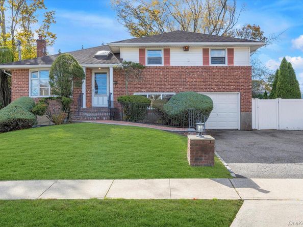 59 Lourae Drive, Massapequa Park NY 11762