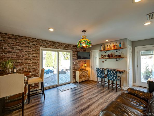 1 Freedom Court, Babylon NY 11702