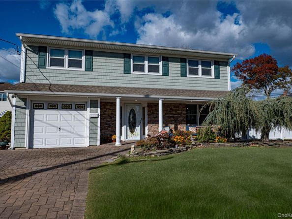 1 Freedom Court, Babylon NY 11702