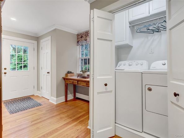 14 Highwood Road, Setauket NY 11733