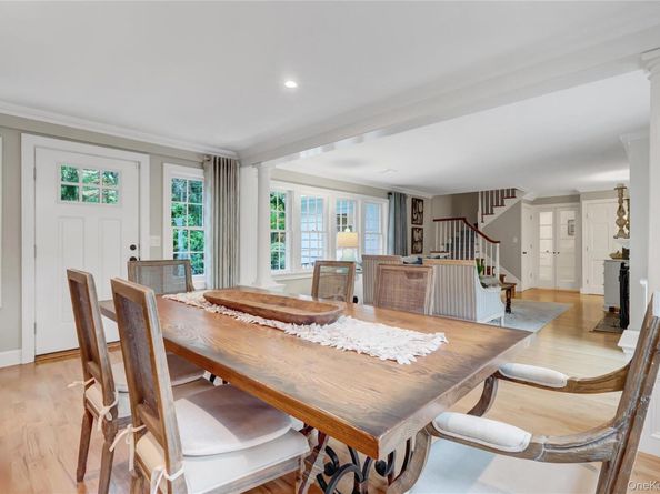 14 Highwood Road, Setauket NY 11733