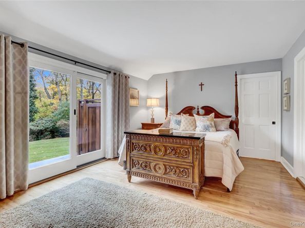 14 Highwood Road, Setauket NY 11733