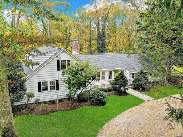 14 Highwood Road, Setauket NY 11733