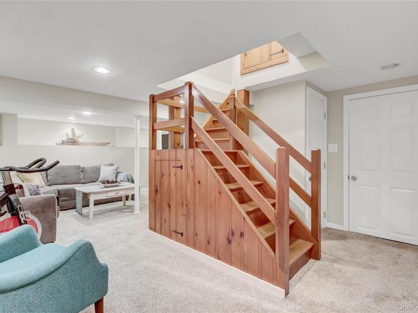 14 Highwood Road, Setauket NY 11733