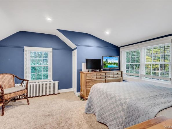 14 Highwood Road, Setauket NY 11733