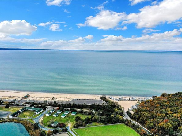 14 Highwood Road, Setauket NY 11733