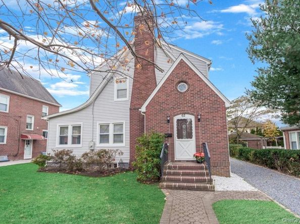 62 Essex Road, Great Neck NY 11023