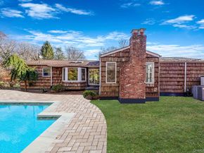 25 Farmington Lane, Melville NY 11747