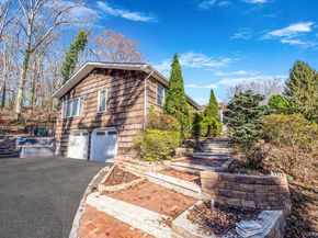 25 Farmington Lane, Melville NY 11747