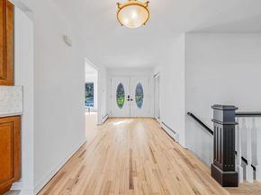 25 Farmington Lane, Melville NY 11747