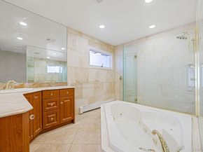 25 Farmington Lane, Melville NY 11747