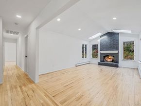 25 Farmington Lane, Melville NY 11747