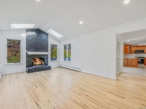 25 Farmington Lane, Melville NY 11747