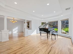 25 Farmington Lane, Melville NY 11747