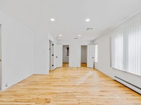 25 Farmington Lane, Melville NY 11747