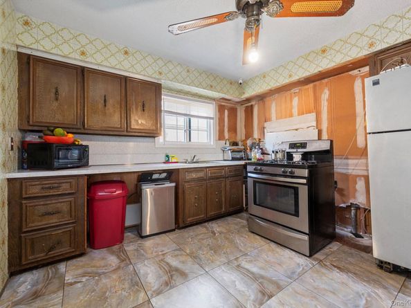 40-25 221st Street, Bayside NY 11361