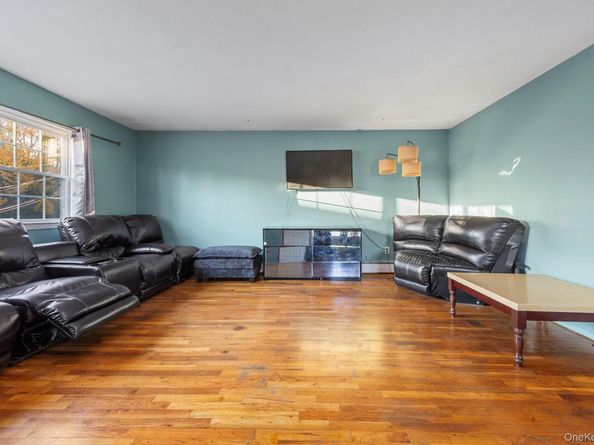 40-25 221st Street, Bayside NY 11361