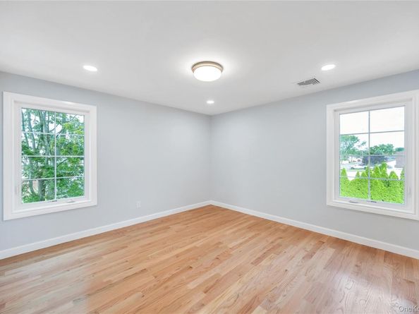 123 Cayuga Avenue, Deer Park NY 11729