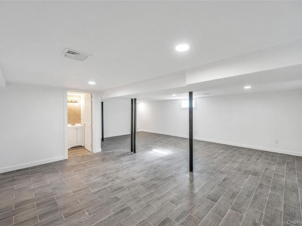 123 Cayuga Avenue, Deer Park NY 11729