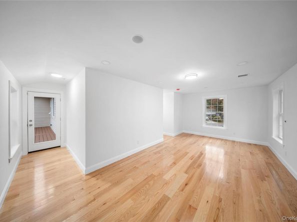 4 Coventry Court, Wheatley Heights NY 11798