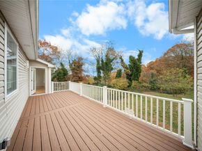 4 Coventry Court, Wheatley Heights NY 11798