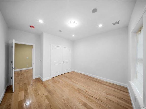 4 Coventry Court, Wheatley Heights NY 11798