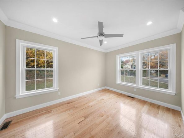 4 Coventry Court, Wheatley Heights NY 11798