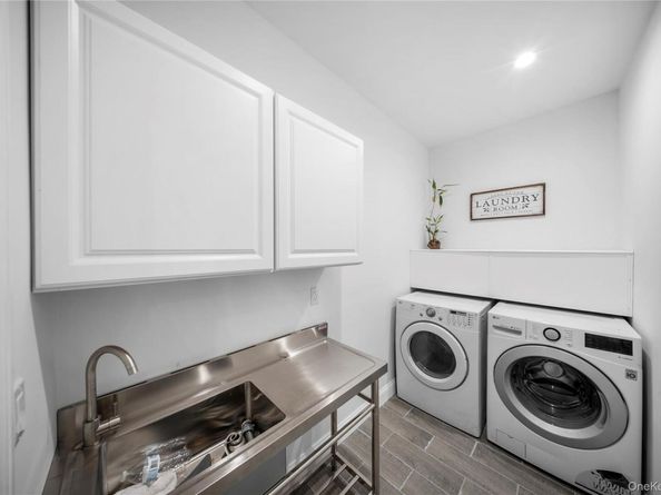 4 Coventry Court, Wheatley Heights NY 11798