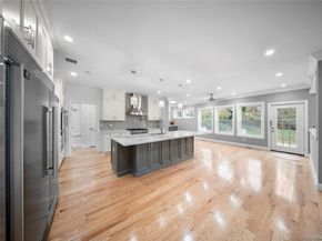 4 Coventry Court, Wheatley Heights NY 11798