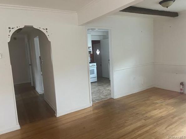 51-10 248 Street, Douglaston NY 11362