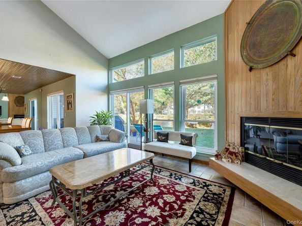 94 Hampton Vista Drive, Manorville NY 11949