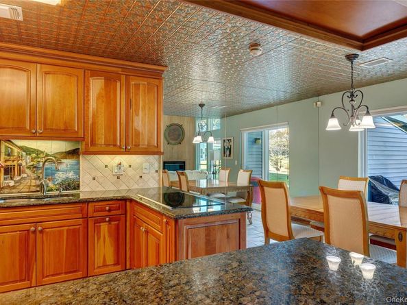 94 Hampton Vista Drive, Manorville NY 11949