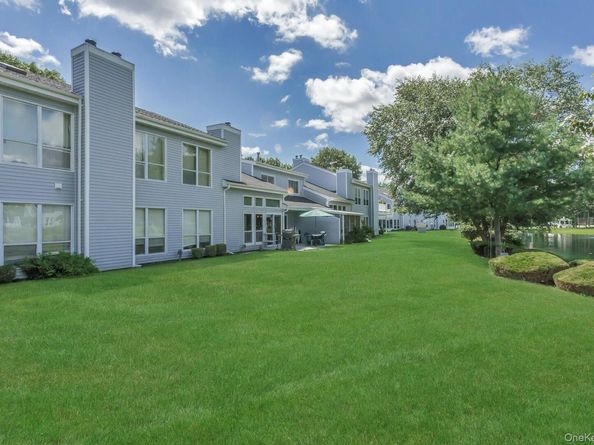 94 Hampton Vista Drive, Manorville NY 11949