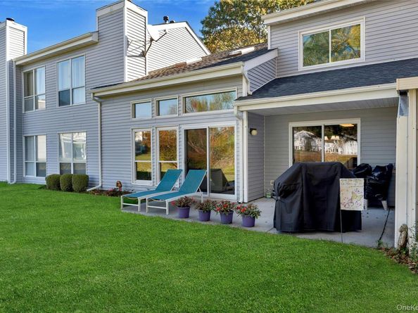 94 Hampton Vista Drive, Manorville NY 11949