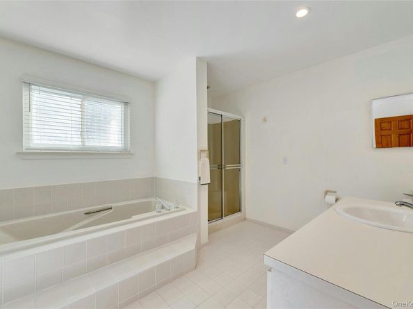 94 Hampton Vista Drive, Manorville NY 11949