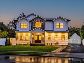29 Hyacinth Road, Levittown NY 11756