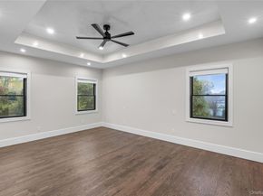 29 Hyacinth Road, Levittown NY 11756