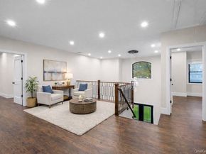 29 Hyacinth Road, Levittown NY 11756