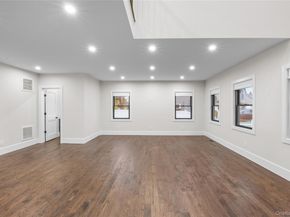 29 Hyacinth Road, Levittown NY 11756