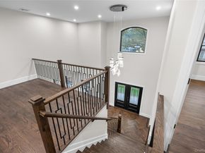 29 Hyacinth Road, Levittown NY 11756