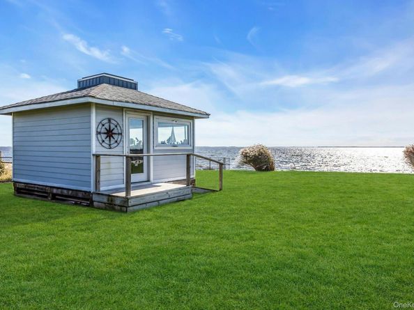 270 Edgewater Avenue, Bayport NY 11705