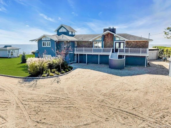 270 Edgewater Avenue, Bayport NY 11705